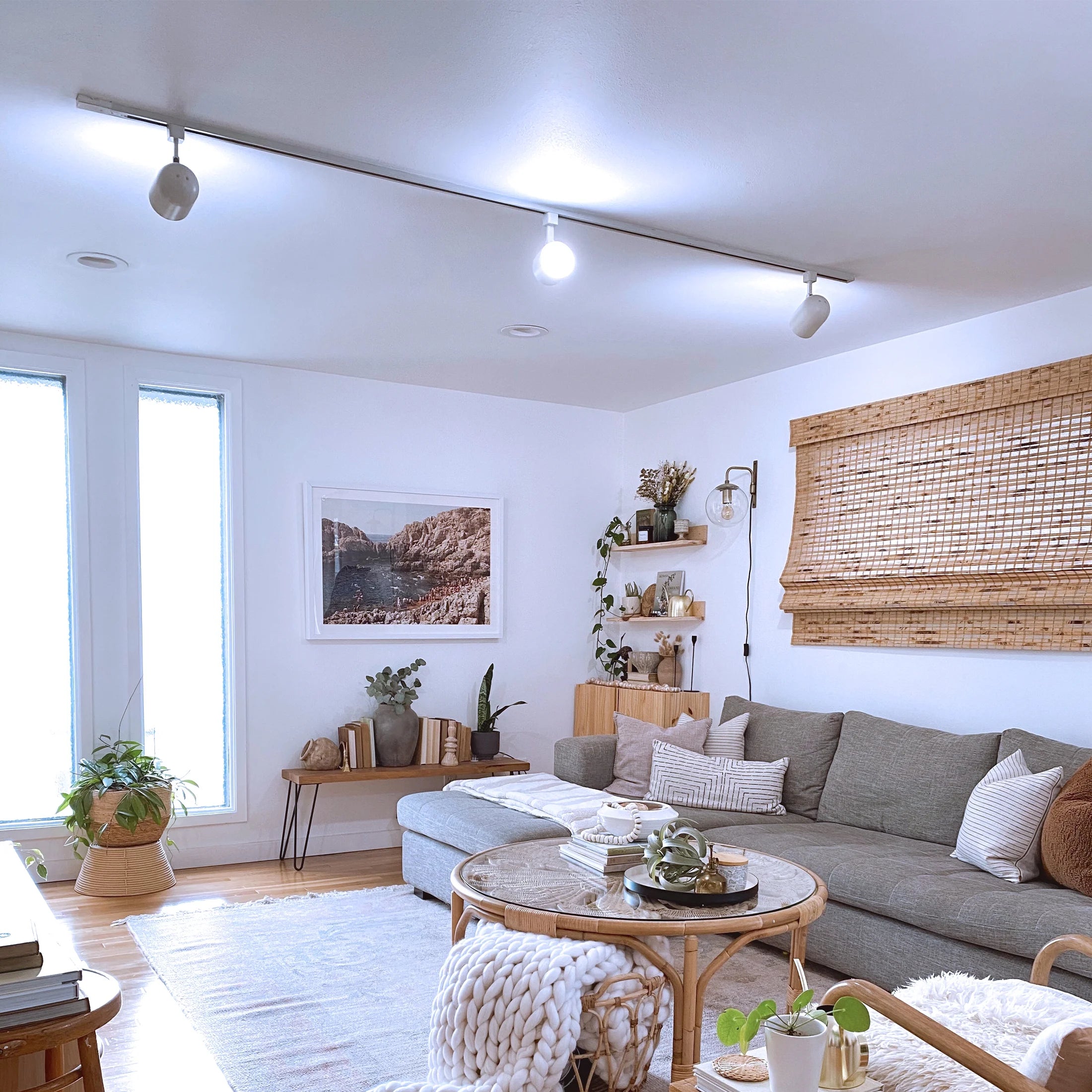 Smart LED 9 Watt (60 Watt Eq.) Color Changing/Tunable White Light Bulb, A19, E26, Dimmable