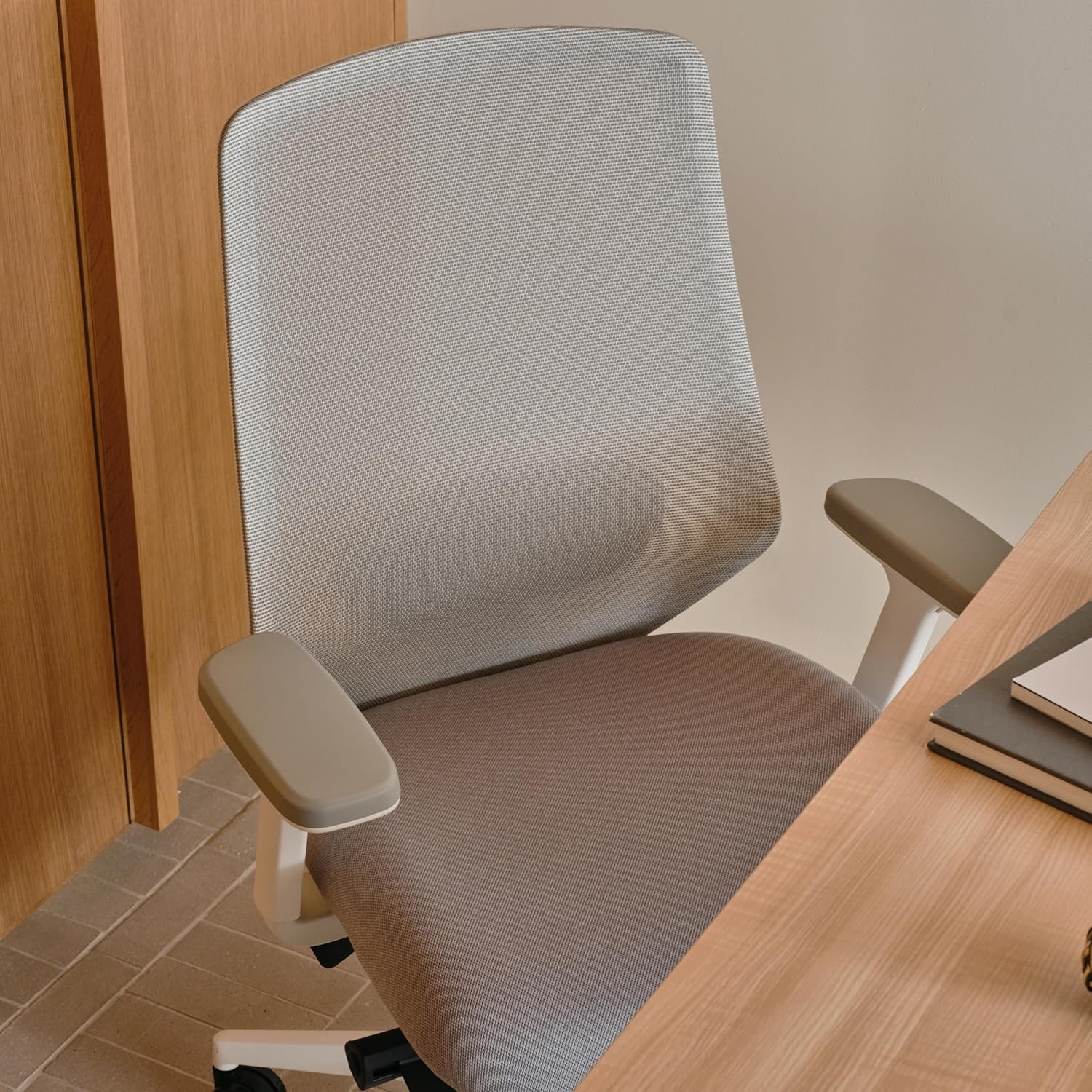 Branch Ergonomic Chair Pro - Mesh Office Chair with 14 Points of Adjustment - Height, Depth & Tilt Adjustable - 5D Armrests - Forward Tilt, Smooth Recline, and Lumbar Support